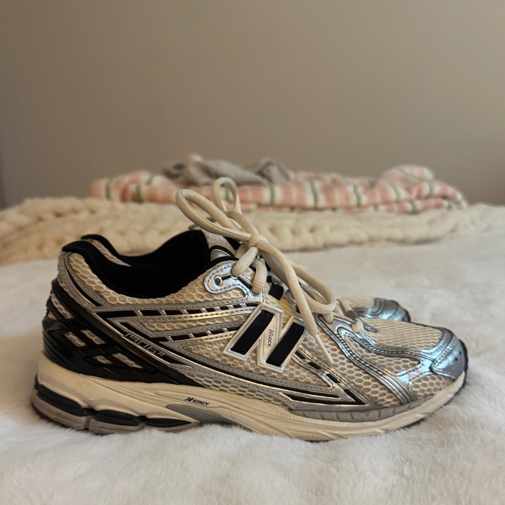 New balance 1906r